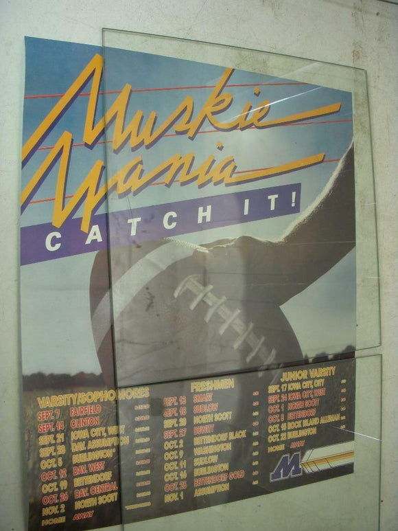 MUSKIE MANIA CATCH IT FOOTBALL SCHEDULE POSTER USED PO-302 COLLECTIBLE (f17)