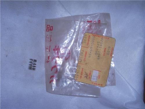92081-1049 SEAT LOCK SPRING NOS KAWASAKI 1978-83 KZ1000 Z1R KZ550 GPZ (red123)