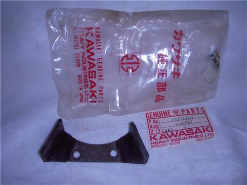 12053-007 LEFT CASE COVER SLIPPER NOS KAWASAKI 1974-78 KZ400 (red123)