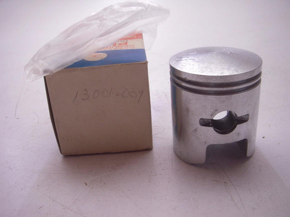 13001-009 STANDARD PISTON NOS KAWASAKI 1965-66 D1 (red123)