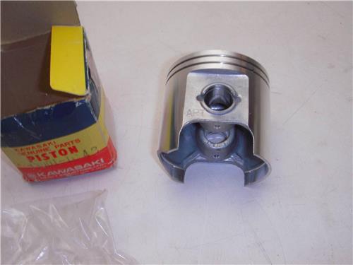 13001-1048 NOS KAWASAKI Piston 1980-82 KDX175 KDX 175 (red115)