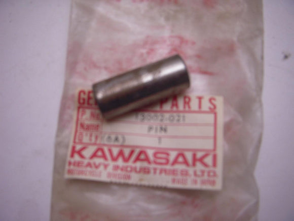 13002-021 PISTON PIN KAWASAKI NOS 1973-76 S1 KH250 250 TRIPLE (red116)