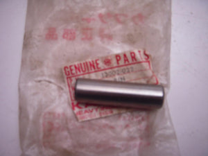 13002-032 PISTON PIN KAWASAKI NOS 1977-88 KZ650 ZN1300 KZ1300 (red116)