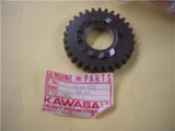 13068-022 1971-75 F8 250 F9 350 Kawasaki NOS KICK STARTER GEAR (red128)