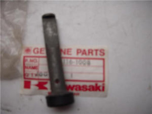 13116-1008 1977-81 KZ1000 KZ650 PUSH ROD KAWASAKI NOS (red150)