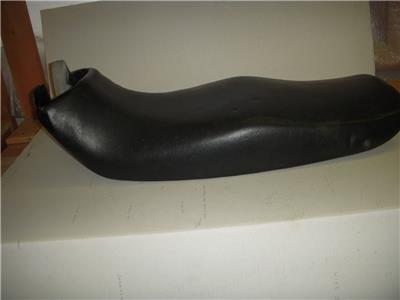 1990-93 ZX600D ZX6 600 NINJA KAWASAKI SEAT SADDLE USED 53001-1600B (L31)