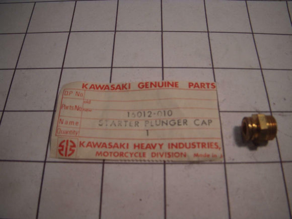 16012-010 1970-87 G4TR KV100 KD80 KD125 NOS KAWASAKI CARB PLUNGER CAP (RED105)