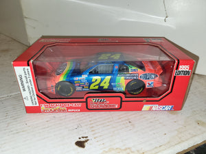 1995 #24 Jeff Gordon Stock Car Racing Champions NEW Collectible Toy (92424-17 ts-wire3A)