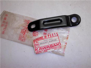 18061-024 Muffler Bracket NOS KAWASAKI 1969-74 G4 Bushmaster (red 115)