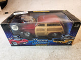1950 FORD WOODY RED MUSCLE MACHINES 1:18 NEW Collectible Toy (N-TOP)