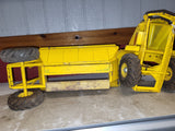 WOOLRIDGE DOEPKE MODEL HEAVY PRESSED STEEL EARTH HAULER BELLY DUMP TRUCK USED Toy (9324-19 ts-a3)