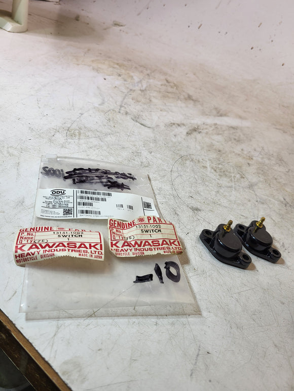 13151-1002 1990-2001 ke100 NOS Kawasaki NEUTRAL SWITCH (RED124)