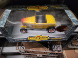 1932 Ford Street Rod NEW YELLOW RED Ertl American Muscle Diecast 1:18 scale (N-TOP)