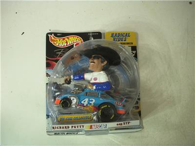 Vintage New Hot Wheels Radical Rides Richard Petty Nascar #43 Car #25914 COLLECTIBLE (J31)