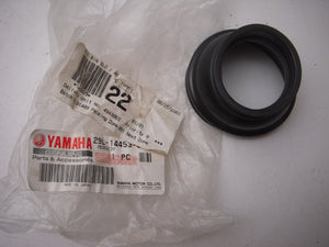 29L-14453 AIR CLEANER DUCT NOS YAMAHA 1984-85 RZ350 YFZ350 BANCHEE ATV (RED102)