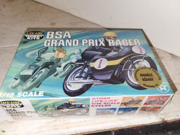 BSA GRAND PRIX RACER LIFE LIKE 1:16 SCALE SEALED MODEL KIT NEW Collectible Toy (92424-29 ts-wire3c)