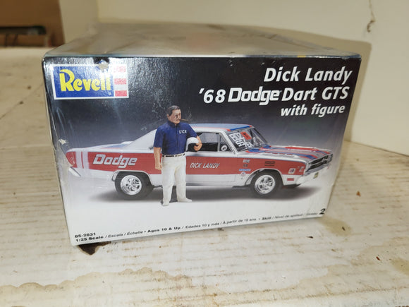 1968 DODGE DART GTS DICK LANDY FIGURINE 1:25 SCALE REVELL SEALED MODEL KIT NEW Collectible Toy (92424-31 ts-wire3c)