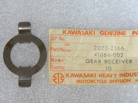 41064-002 SPEEDO GEAR CLIP RECEIVER NOS KAWASAKI 1967-75 C2 G3 G4 GV KV100 (red123)