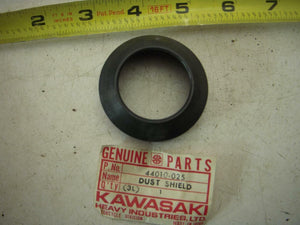 44010-025 1974-78 KX250 250 NOS KAWASAKI FORK TUBE DUST SHIELD (red140)