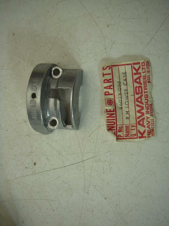 46023-005 1970-76 KV100 F5 F6 F8 F9 NOS KAWASAKI RIGHT BAR SWITCH LOWER CASE (red116)