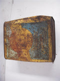 OILZWEL THE ARISTOCRAT OF MOTOR OIL TIN VINTAGE CAN 2 GALLON USED COLLECTIBLE TIN (c47)