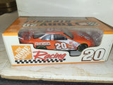 TONY STEWART #20 HOME DEPOT 1:24 DIECAST NEW Collectible (9324-4 ts-b4)