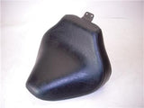 1999-04 XVS1100 CUSTOM V-STAR 1100 FRONT DRIVER SEAT SADDLE USED 5EL-HB (KZ-CHECK)