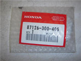 87126-300-405 CB750 K1-K5 750 NOS HONDA BATTERY SIDE COVER RED DIAMOND EMBLEM (RED125)