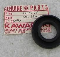 92052-011 NOS Kawasaki FRONT WHEEL Oil Seal WTC22427 KZ400 KZ440 KZ550 (red140)