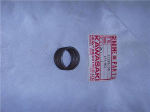 92081-108 OIL FILTER SPRING NOS KAWASAKI 1973 Z1 900 (red123)