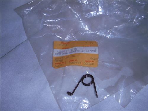 92081-1850 (1) REVERSE LEVER SPRING NOS KAWASAKI 1986-05 KLF300 KEF300 atv LAKOTA (RED128)