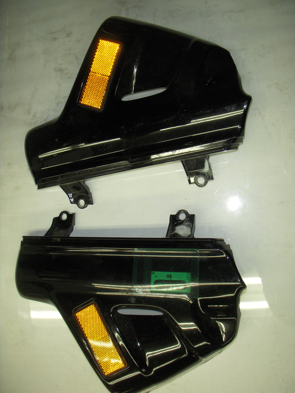 GOLDWING GL1800 LEFT RIGHT BLACK FRONT CALIPER FENDER COVER PAIR USED 102317-70 (F4)