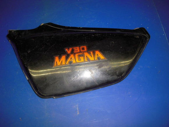 1984 VF500C MAGNA V30 500 HONDA LEFT Side Cover USED SC-439 (L-TOP)