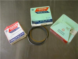 427-11601-40 4TH OVER Size Piston Ring Set NOS YAMAHA 1975 MX100 (RED121)