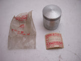 13027-013 PISTON NOS KAWASAKI OVERSIZE BBS BINTER 200 250 (RED111)