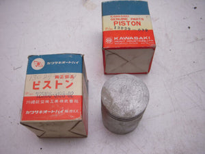 13029-039 PISTON NOS KAWASAKI NOS OVERSIZE g3 1969-73 (RED111 OR130)