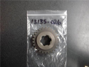 13135-026 1974-78 KZ400 400 NOS Kawasaki 4TH GEAR OUTPUT (RED718)