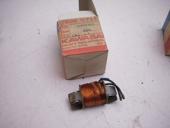 21049-013 1971-73 F6 PRIMARY COIL NOS KAWASAKI (RED111)