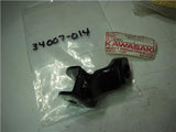 34007-014 1976-78 KE175 KD175 NOS KAWASAKI RIGHT FOOTREST BAR BRACKET (RED111)