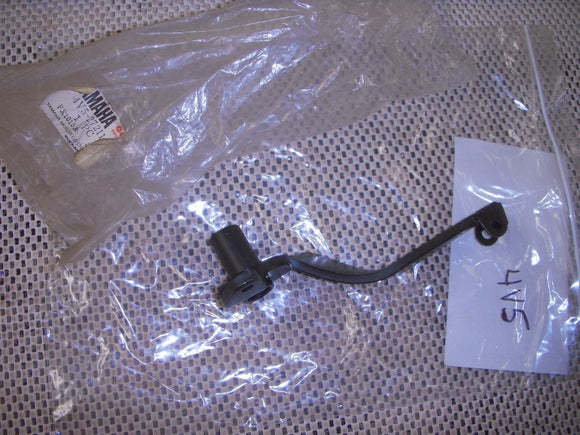 4V5-27211 1981-82 IT250 IT465 250 465 NOS YAMAHA BRAKE LEVER PEDAL (CHECK-A BIN B)