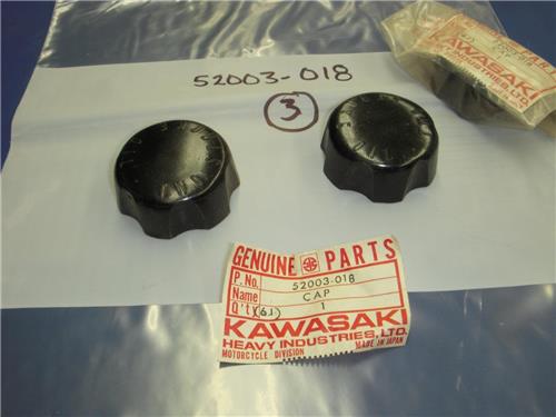 52003-018 1971-76 F6 F7 G4TR KV100 NOS KAWASAKI (3) OIL TANK CAP (RED130)