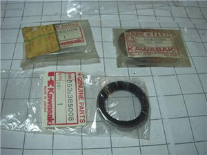 653B385008 OIL SEAL NOS KAWASAKI (3) 653B385008 (RED718)