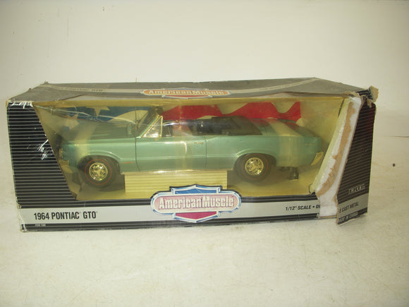 1964 Pontiac GTO NEW Ertl American Muscle Diecast 1:12 scale (N-TOP)