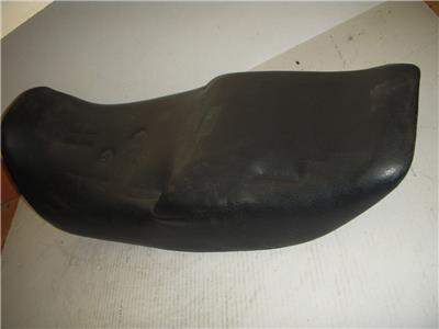 1983-85 VF750F VF700F INTERCEPTOR 750 700 HONDA USED SEAT SADDLE MB2-C (check-a)