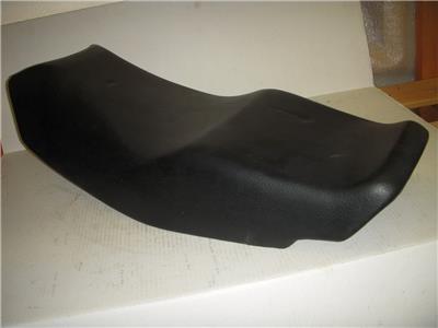 1982-83 VF750S V45 SABRE 750 HONDA USED SEAT SADDLE MB0-D (check-a)